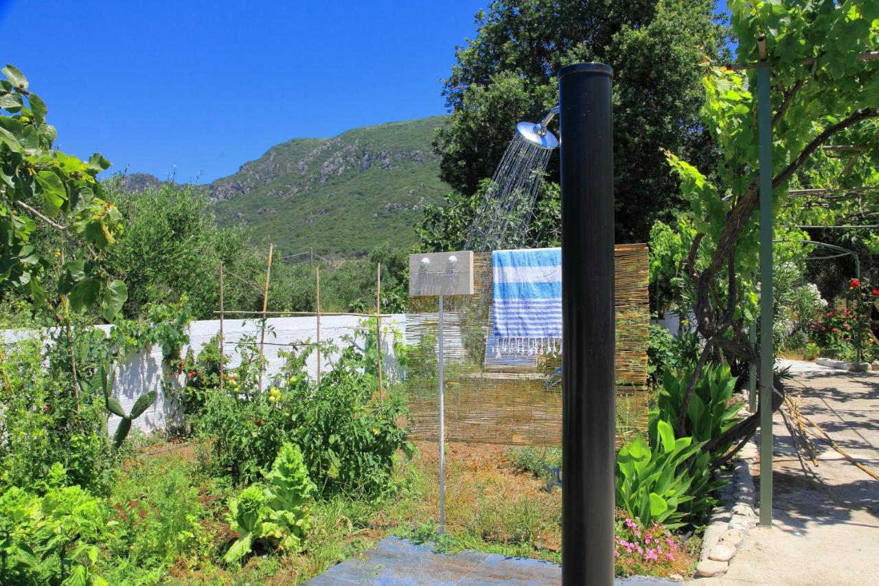 Blue Sky Cottage, Kanouli Beach Halikounas Exterior photo