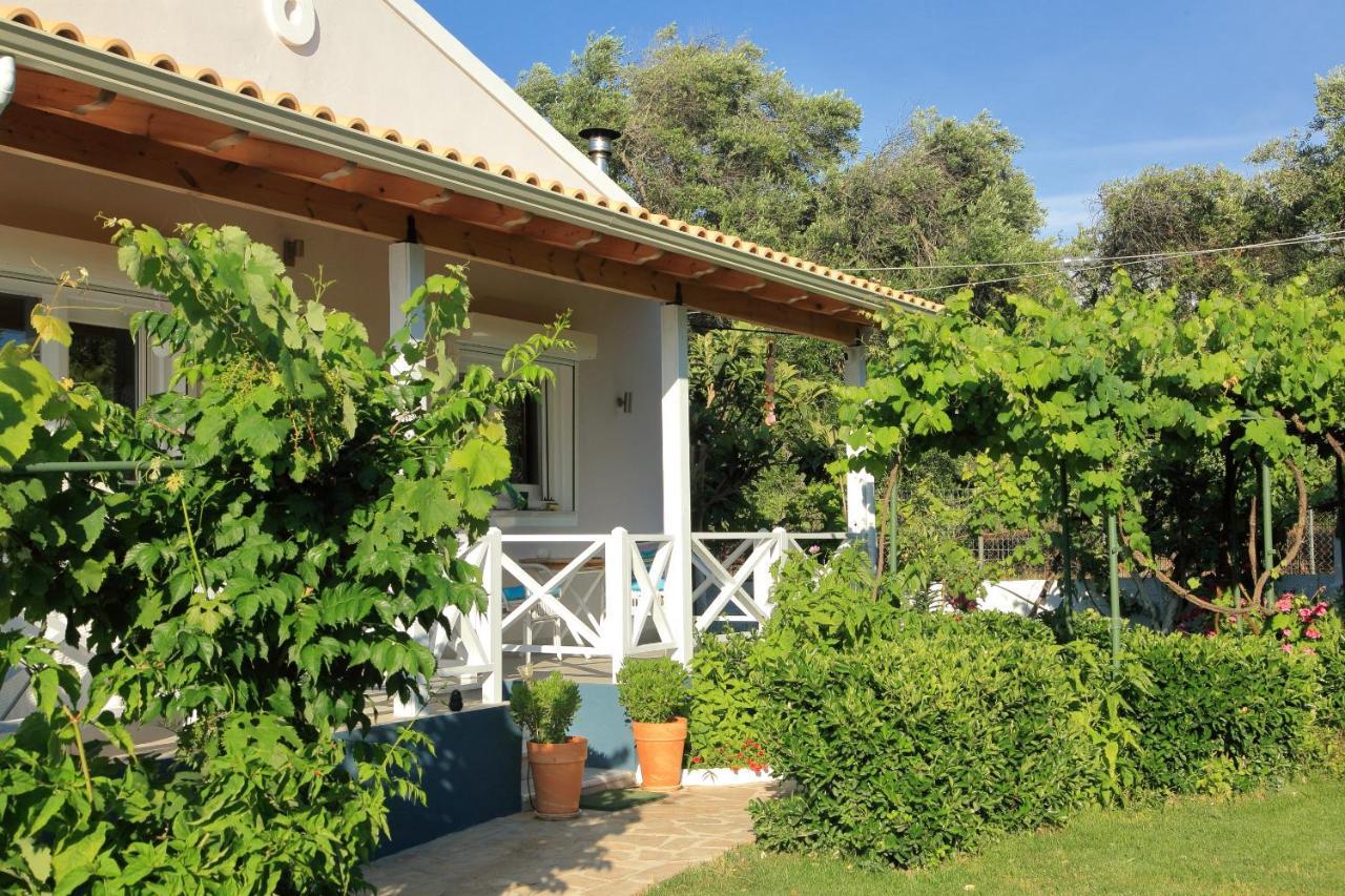 Blue Sky Cottage, Kanouli Beach Halikounas Exterior photo