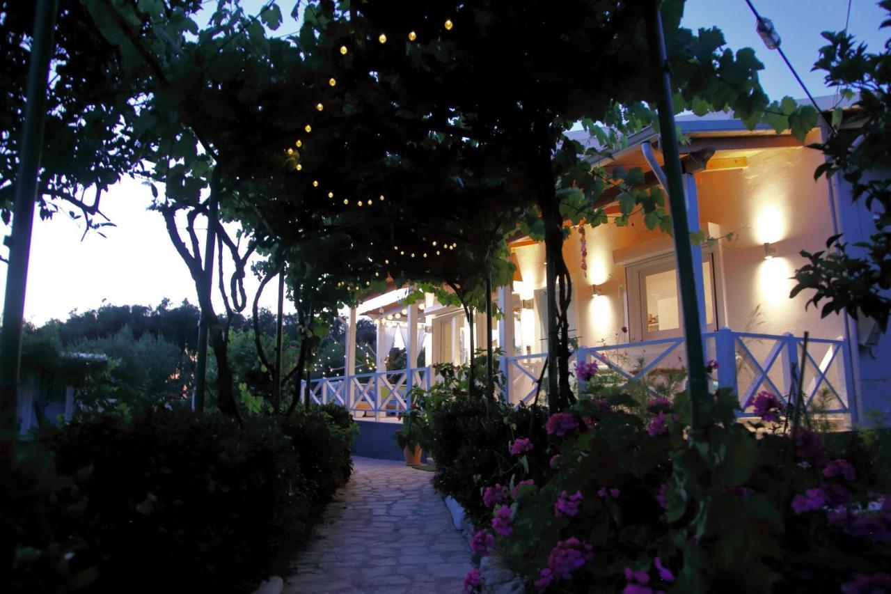 Blue Sky Cottage, Kanouli Beach Halikounas Exterior photo